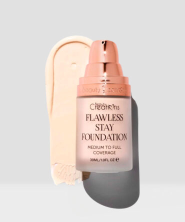 Base de maquillaje en polvo Flawless Stay