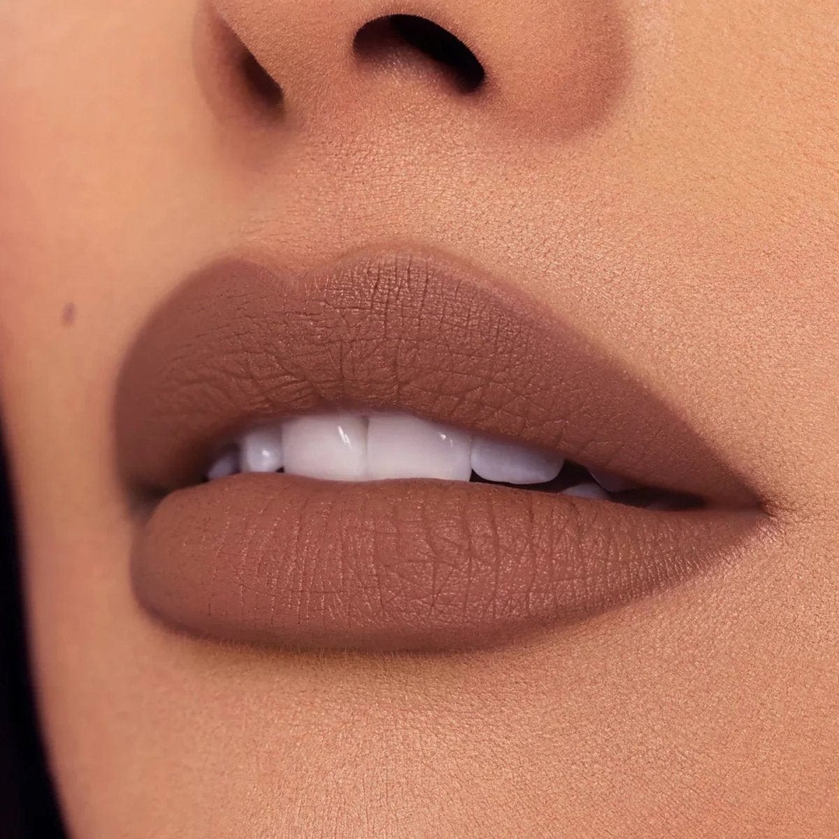 LABIAL TEASE ME BEAUTY CREATIONS - Imagen 10