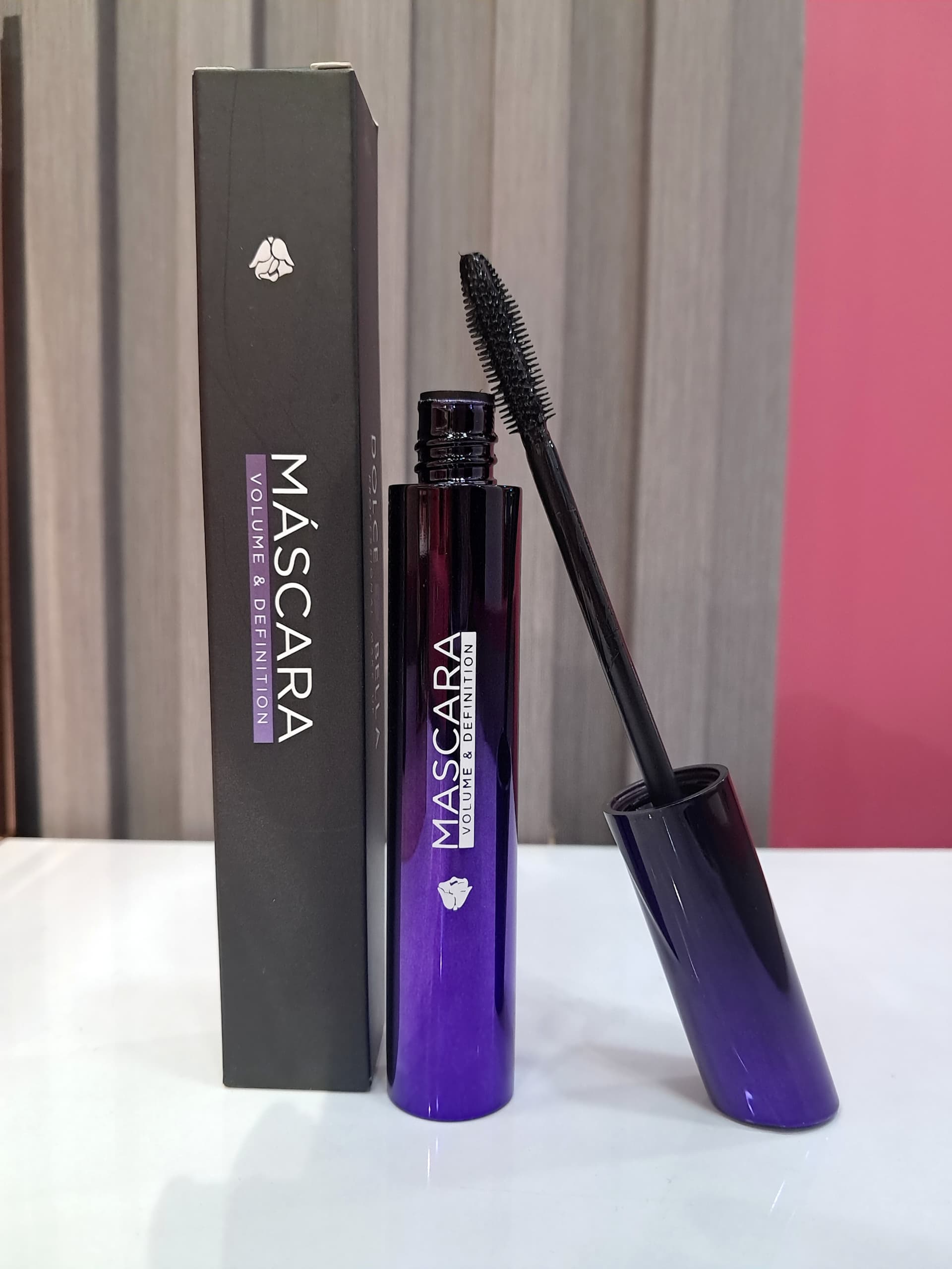 MÁSCARA DE PESTAÑAS MORADA DOLCE BELLA